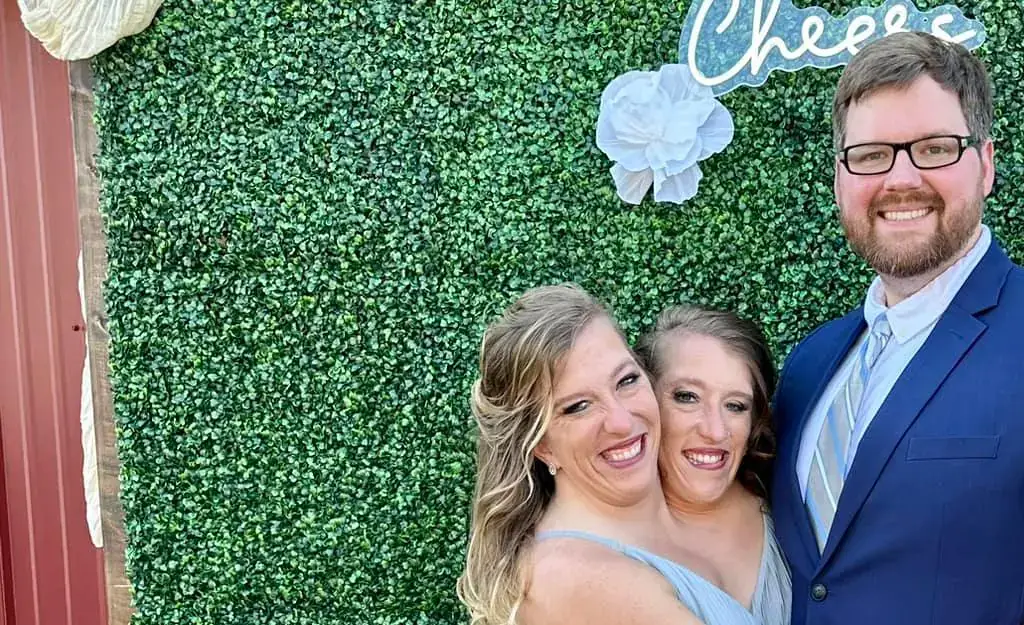 How conjoined twins can have a baby as Abby and Brittany Hensel are spotted with newborn