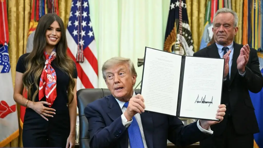 Jayme Leagh Franklin standing with Donald Trump. Credit: Instagram
