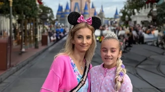 Dad of girl who beat cancer but died in American Airlines crash reveals concerning text message moment