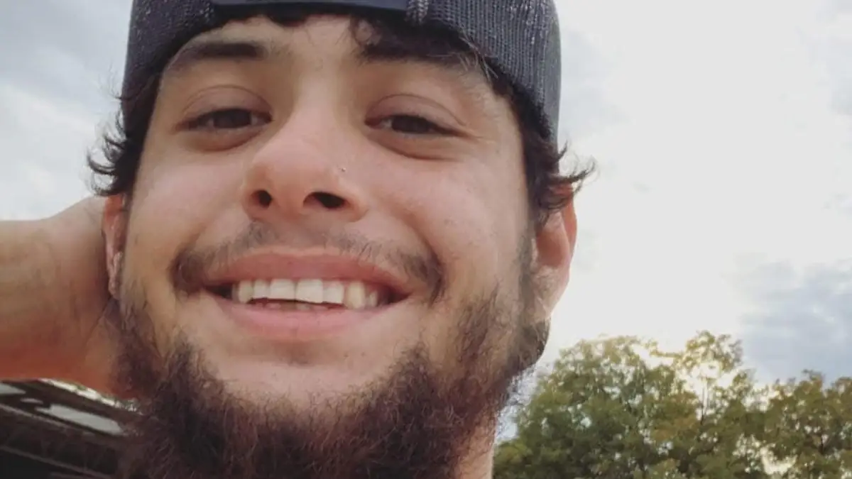 Dad, 27, bleeds to death after heroically breaking window to save his ...