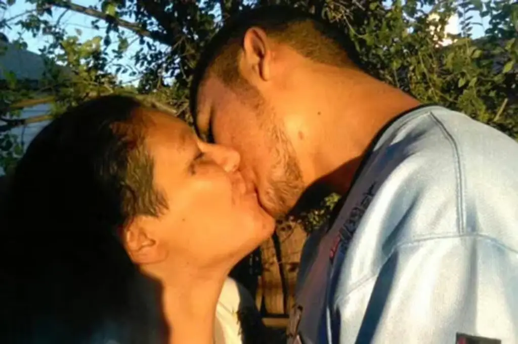 The pair started a relationship after reconnecting after 17 years. Credit: Monica Mares