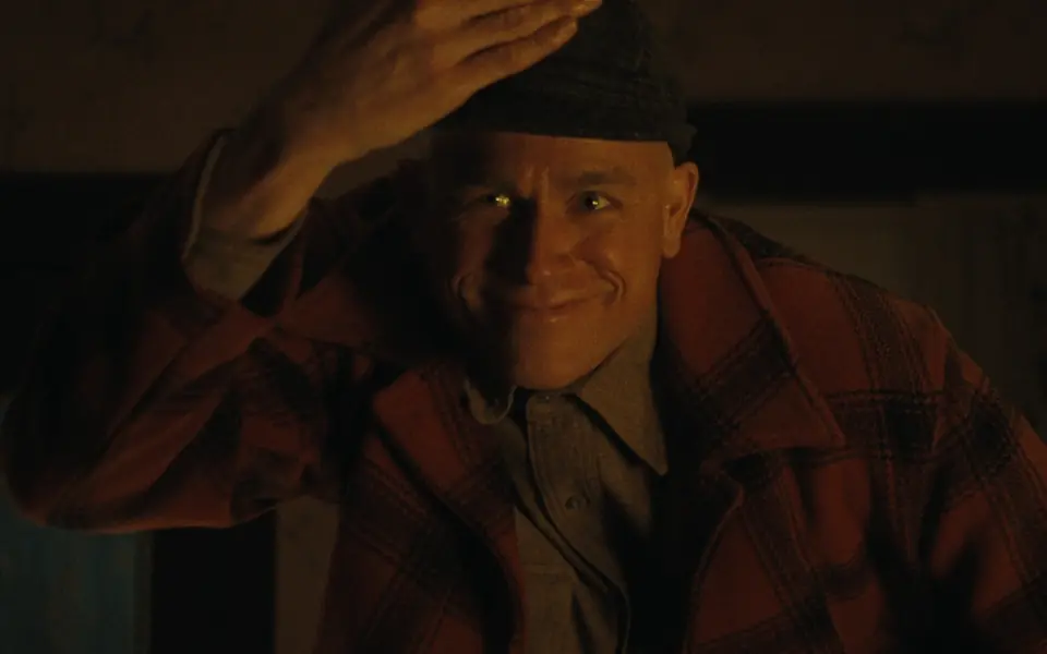 Charlie Hunnam stars as infamous serial killer Ed Gein in Monster: The Ed Gein Story. (Credit: Netflix)