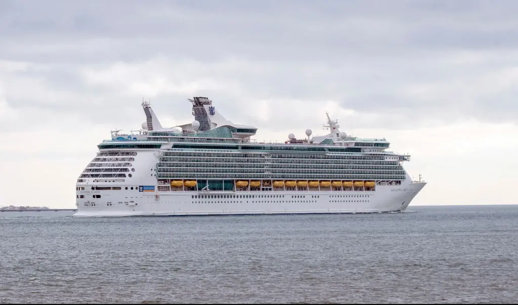 Dad, 35, dies on Royal Caribbean cruise ship after allegedly threatening to 'kill' crew