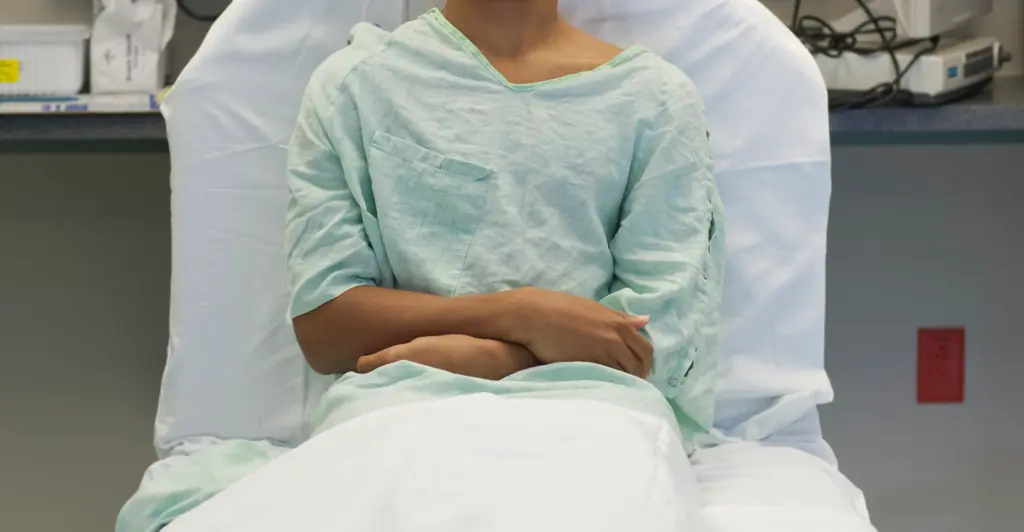13-year-old paralyzed after trying to flee from a wasp