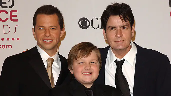 PASADENA, CA - JANUARY 11: The Cast of "Two and a half Men" backstage during the 30th Annual People's Choice Awards at the Pasadena Civic Auditorium January 11, 2004 in Pasadena, California. (Photo by Frank Micelotta/Getty Images)