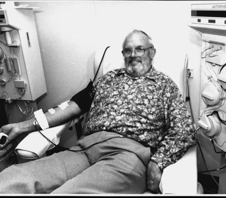 Harrison giving blood in 1982. Credit: Fairfax Media Archives / Getty