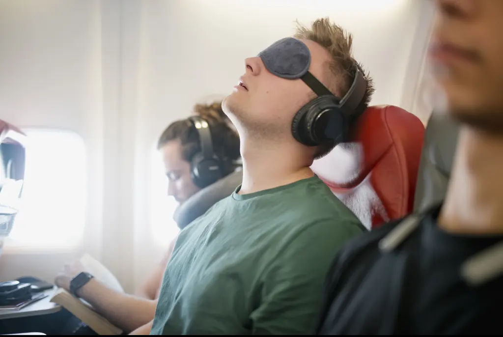 Experts issue urgent warning after 'hack' for sleeping on a plane goes viral