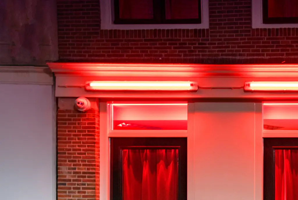 Brothel manager exposes the ‘stupid’ mistake men make that leads to them getting caught