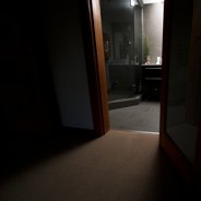 Teen dies after dropping her phone in bathtub while on a call with a friend