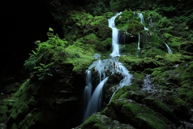 Hiker discovers 'embarrassing' truth about China's most famous waterfall