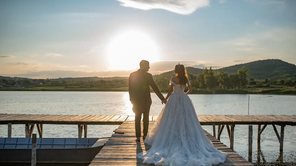 Photographer's heartbreaking warning after bride tragically dies during ‘trash the dress' shoot