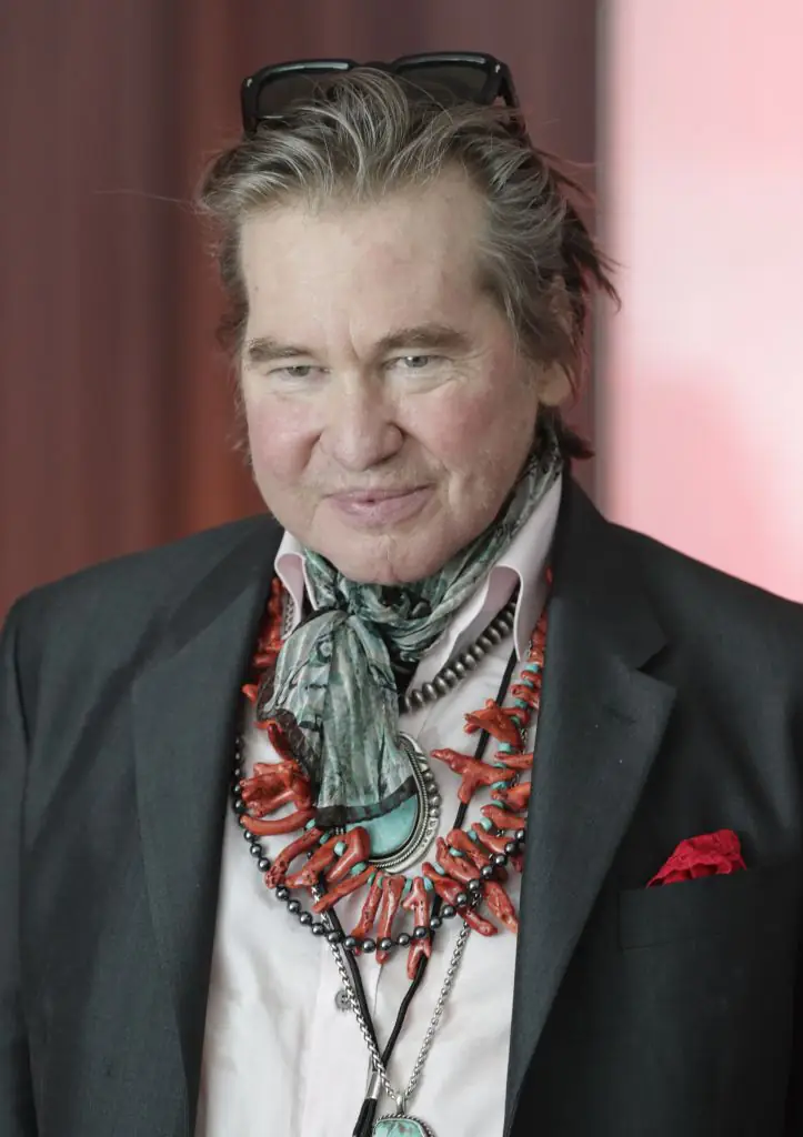 Stars pay tribute to Val Kilmer, who has died at age 65