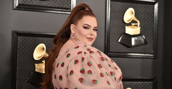 Tess Holliday hits back at troll who questioned her anorexia diagnosis
