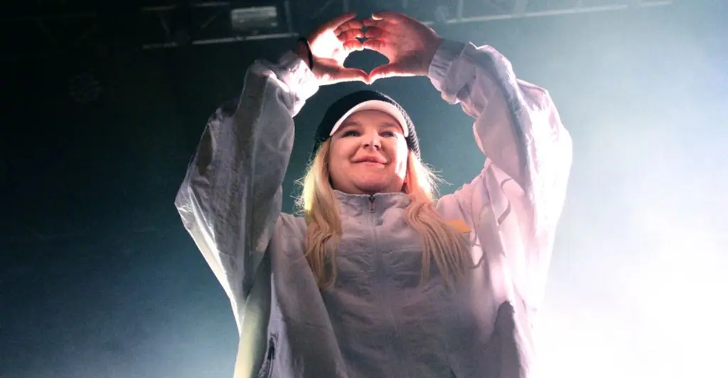 Tones and I reveals she had miscarriage while on stage in heartbreaking post