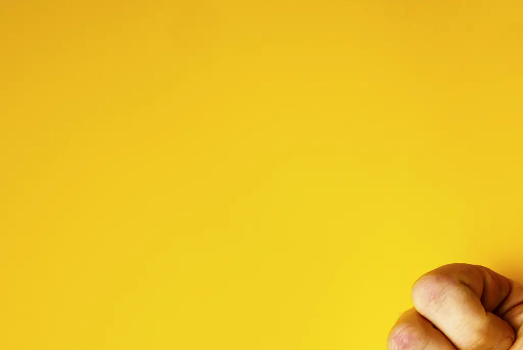 Man with 'world's largest thumb' stuns internet with his enormous digit: 'Bro this is a sword'