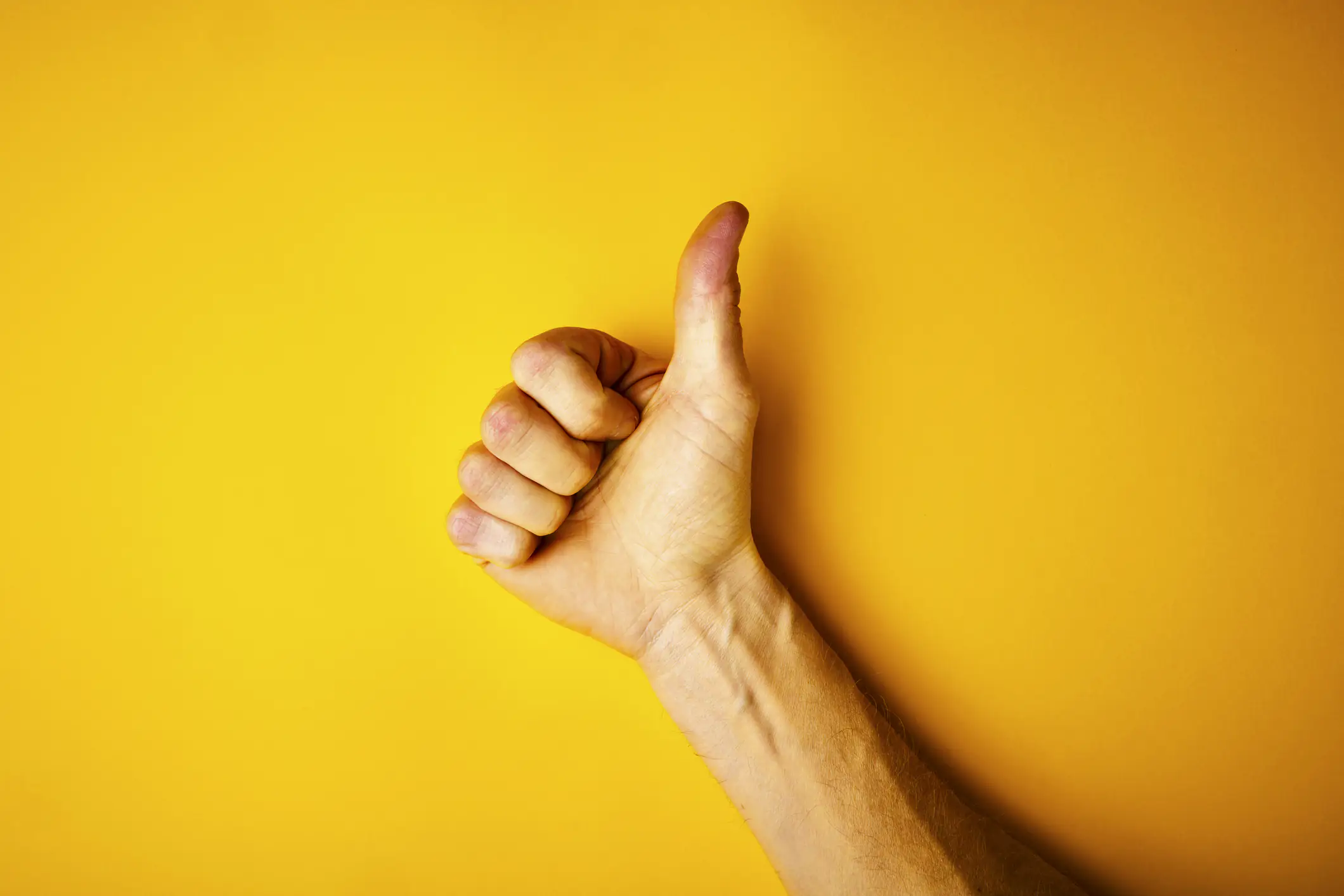 Man with 'world's largest thumb' stuns internet with his enormous digit: 'Bro this is a sword'