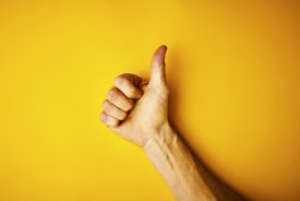 Man with 'world's largest thumb' stuns internet with his enormous digit: 'Bro this is a sword'