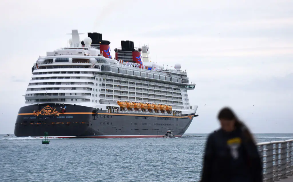 A father jumped overboard the Disney Dream cruise to help his little girl. Credit: SOPA Images / Getty