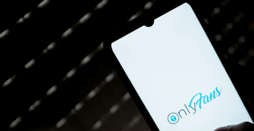 OnlyFans star with two vaginas explains how her anatomy has helped her x-rated career