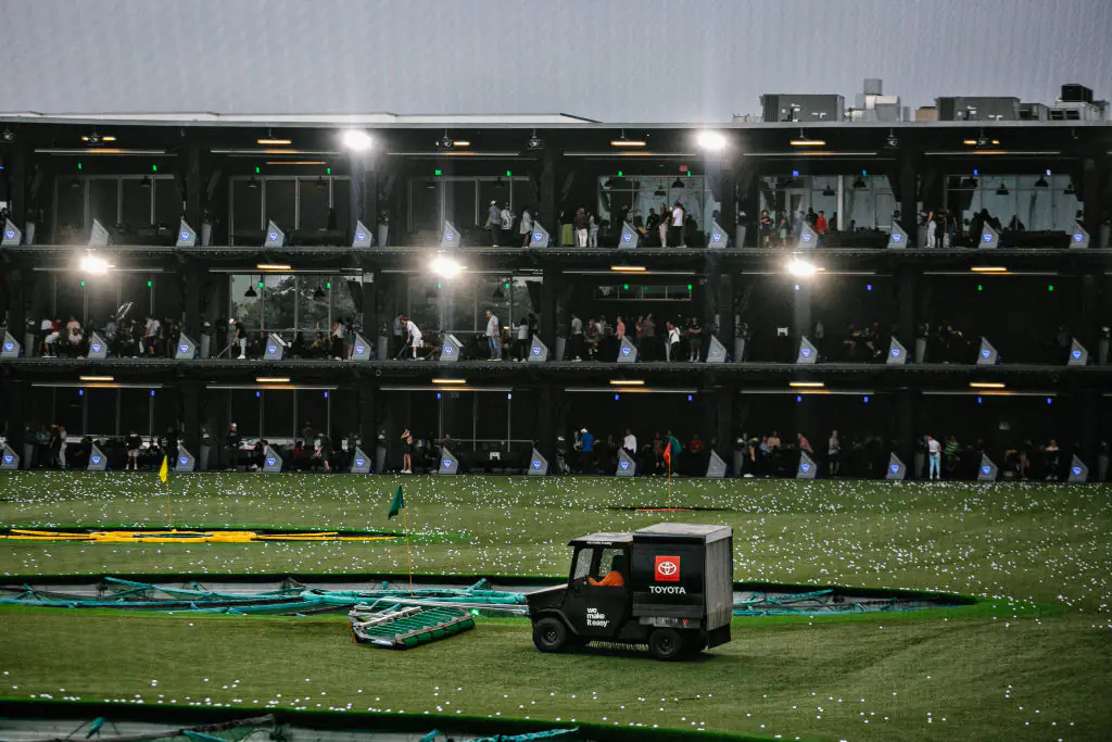 Guy gets roasted on social media for trying to 'mansplain' to a female professional golfer