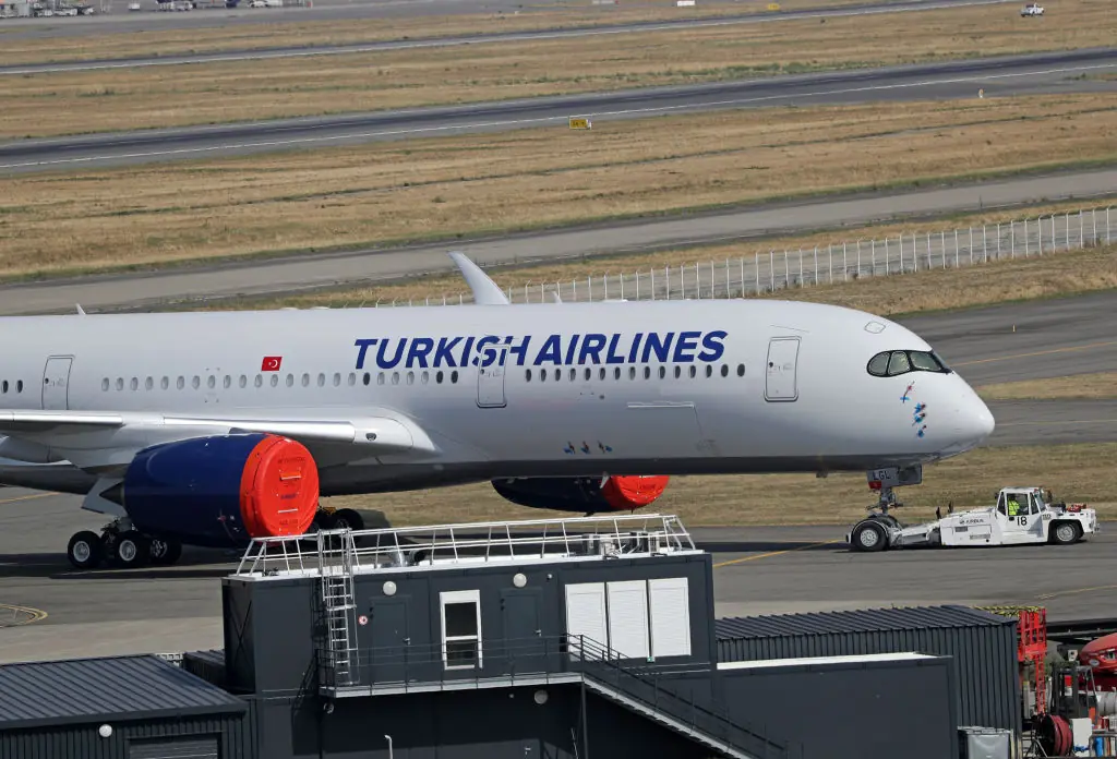 Plane forced to make emergency landing at JFK after pilot dies mid-flight