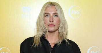 Kesha is praised after she shares 'absolutely stunning' photo of herself completely naked