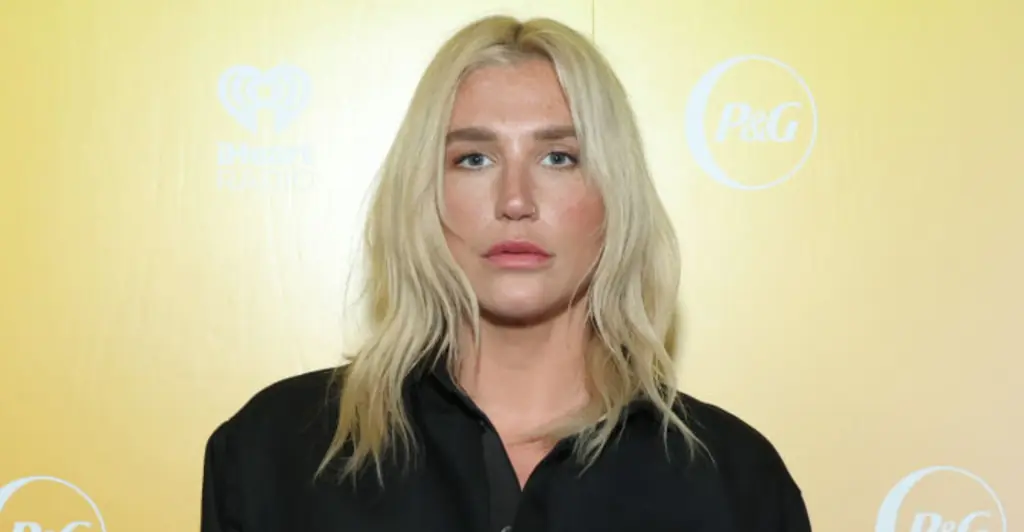 Kesha is praised after she shares 'absolutely stunning' photo of herself completely naked