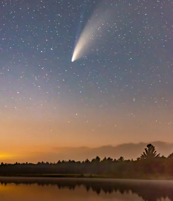 The comet will be visible from Earth for the first time in 80,000 years. Credit: jimfeng / Getty