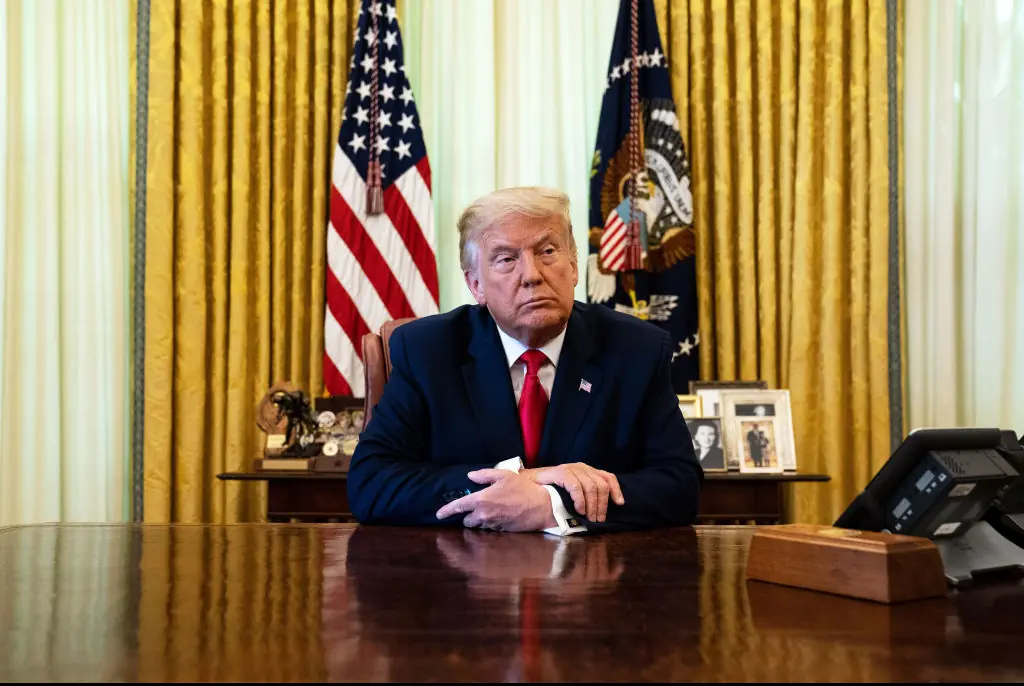 People shocked after learning how many Diet Cokes Trump drinks in a day as he reinstalls button in office