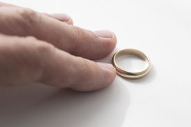 Dad sparks outrage after 'proposing' to his daughter with purity ring