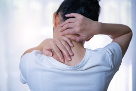 Horrifying simulation reveals how a neck-cracking habit could potentially kill you