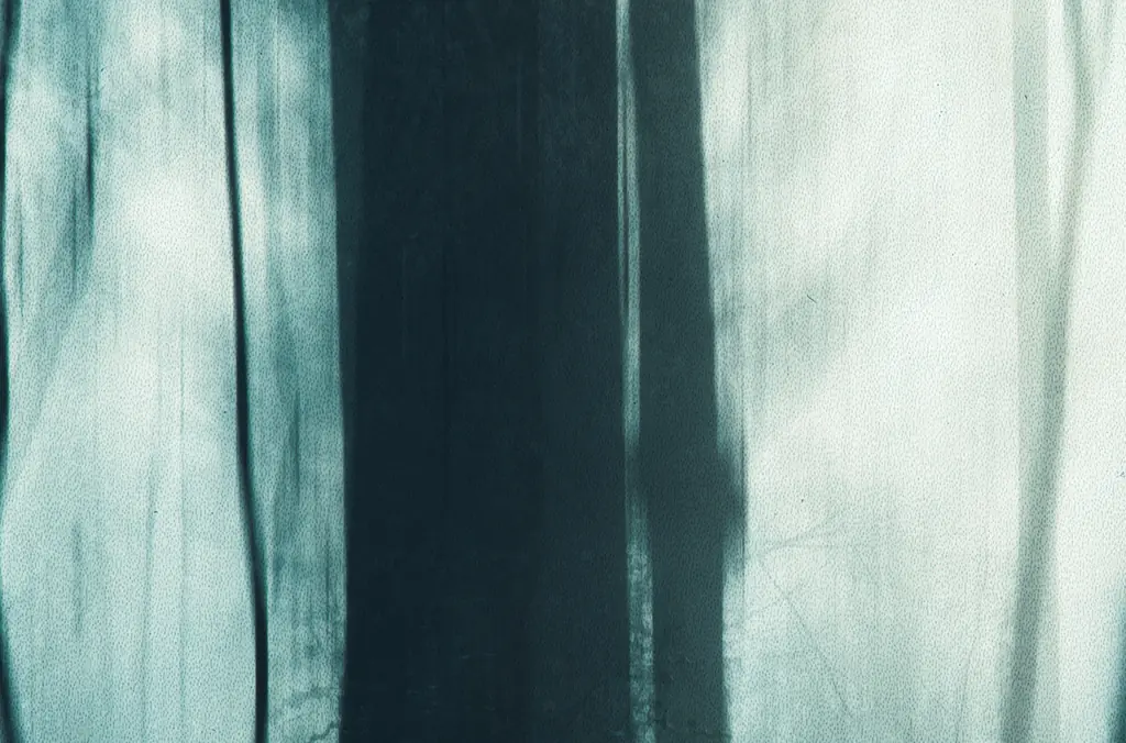 'Explanation' shared after selfie of six friends leaves people horrified after spotting a seventh face