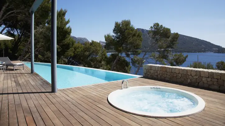 Tragic details as mom and husband die in freak hot tub accident before being discovered by children