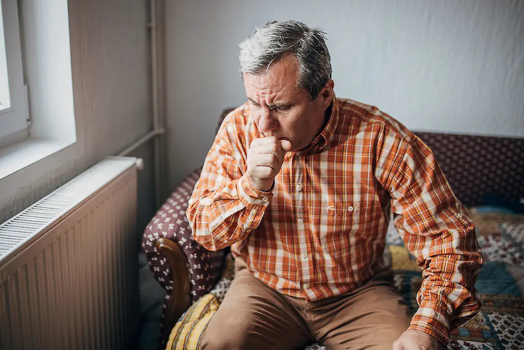 If your cough lasts a long time or worsens, it's advisable to see a doctor. Credit: South_agency / Getty Images