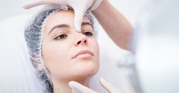 Woman pays over $11,000 for brutal surgery to make her forehead smaller