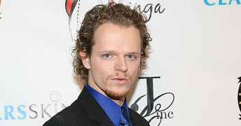 Woman allegedly stabbed 20 times by 'How I Met Your Mother' actor breaks her silence