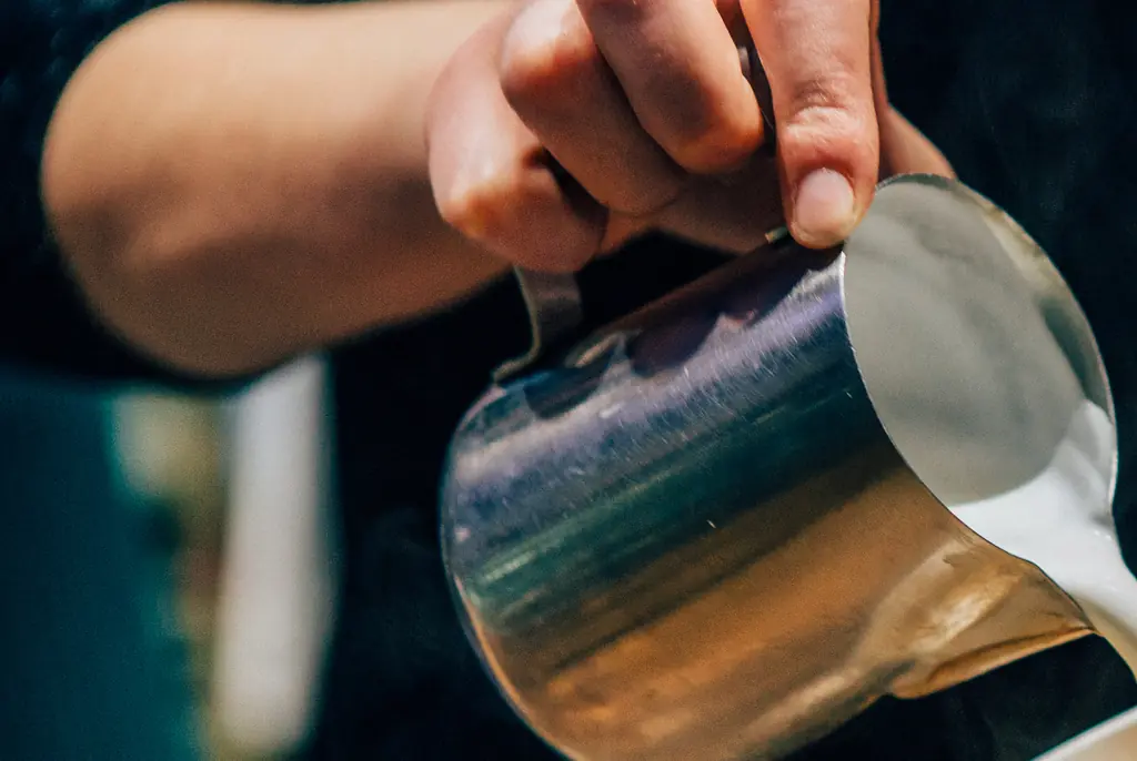 Woman shares heated text exchange with man after he didn't pay for her coffee on their first date