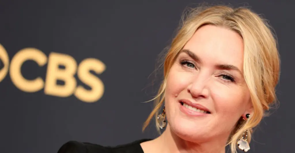 Kate Winslet is applauded as she poses topless in stunning photo shoot