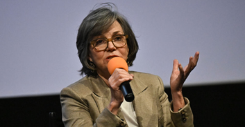 Sally Field shares heartfelt way Robin Williams helped her after her dad died
