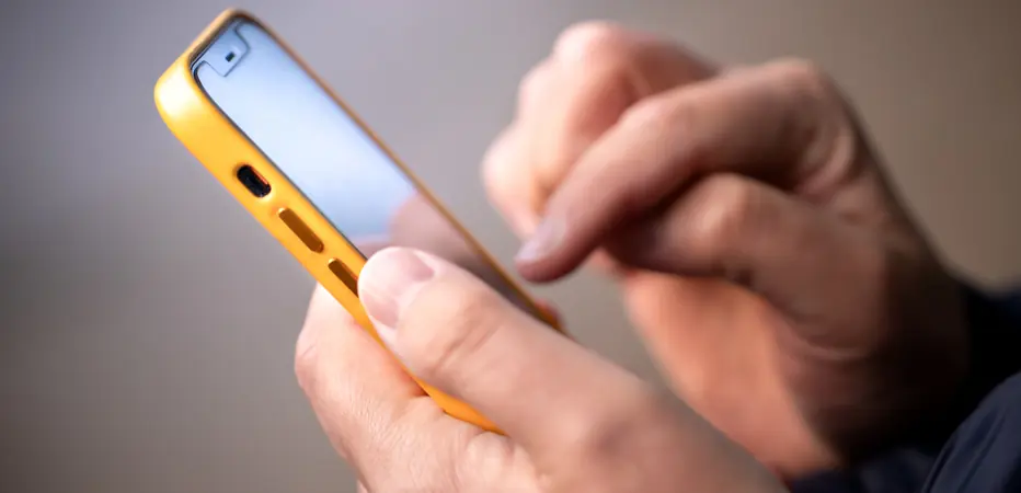 Police warn iPhone and Android users to immediately delete and report if you receive this message