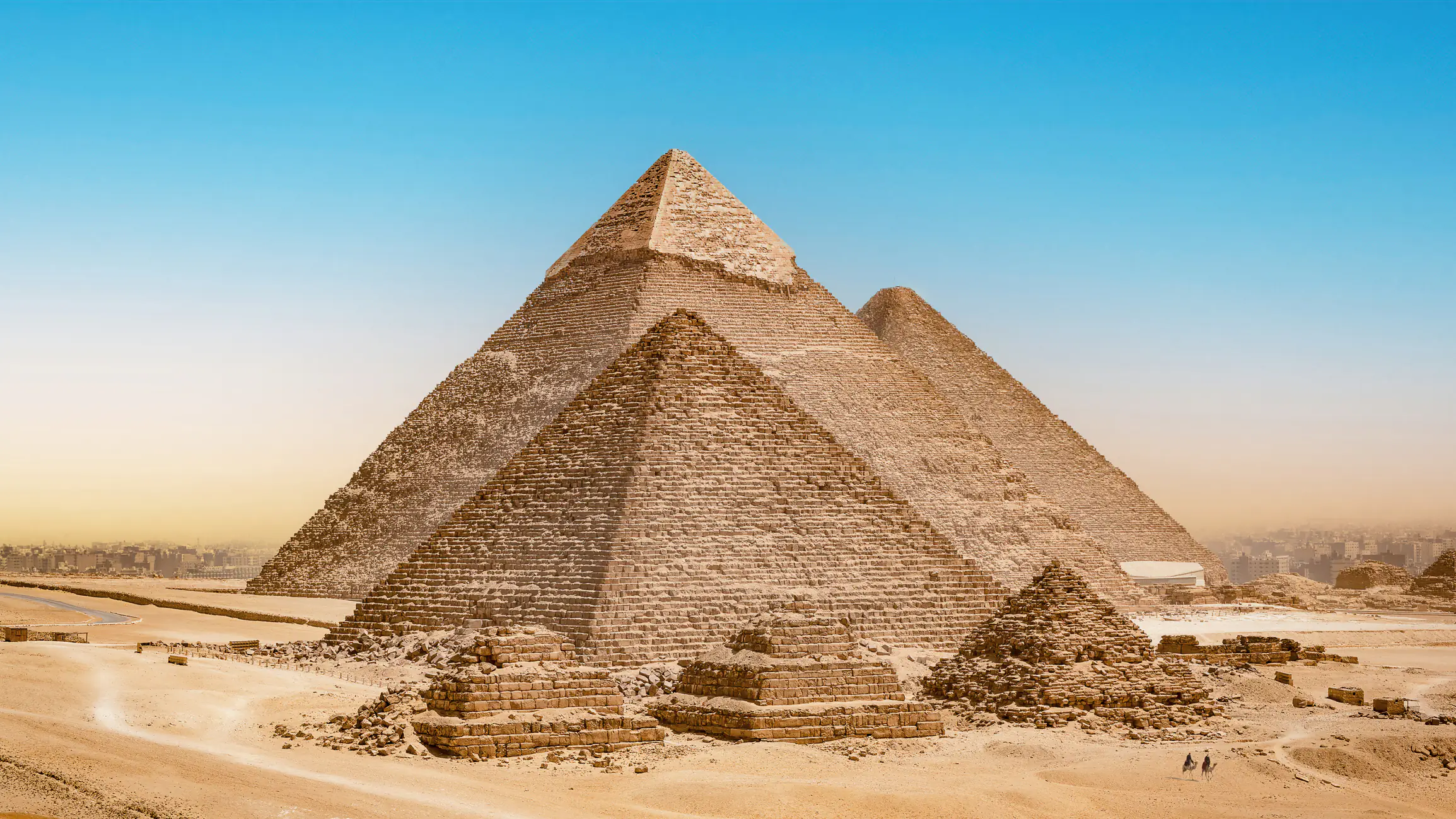 Footage exposing terrifying reality of pyramids in Egypt could put tourists off visiting
