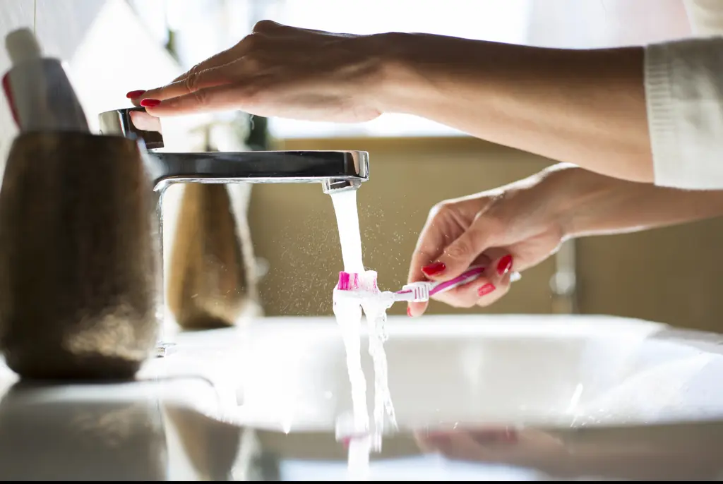 It's better to combine other tasks with brushing one's teeth like listening to music or planning your day. Credit: Kathrin Ziegler/Getty