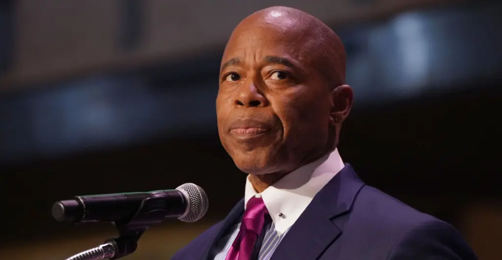 How the rest of the world has reacted to New York City Mayor announcing that trash will now go in bins