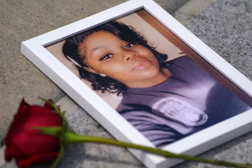 Judge faults Breonna Taylor's boyfriend in fatal shooting, dismisses charges against cops