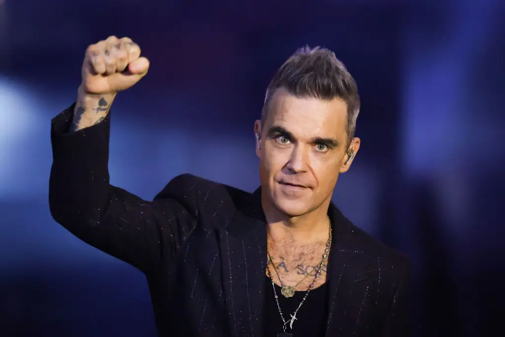 Robbie Williams asks public to think before they 'type anything on the internet' in heartbreaking post about Liam Payne