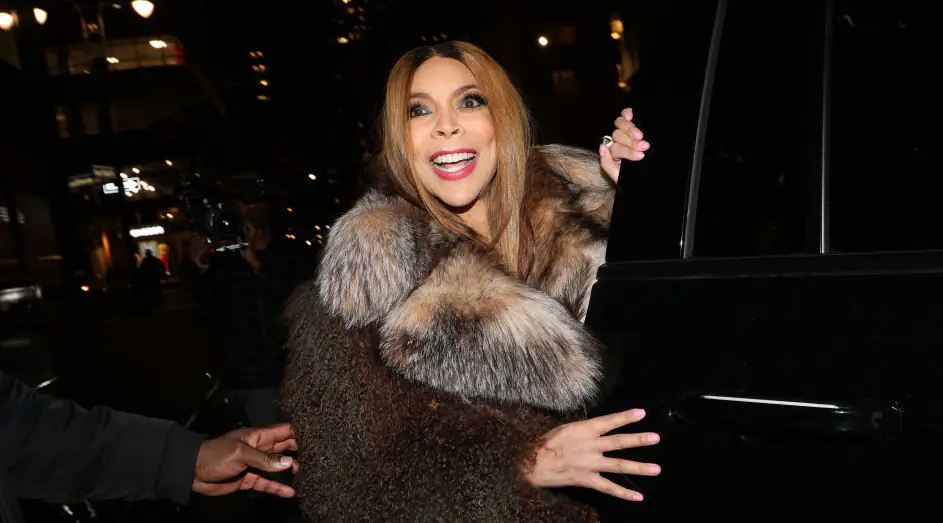 Wendy Williams seen being taken away by ambulance after posting desperate note in window