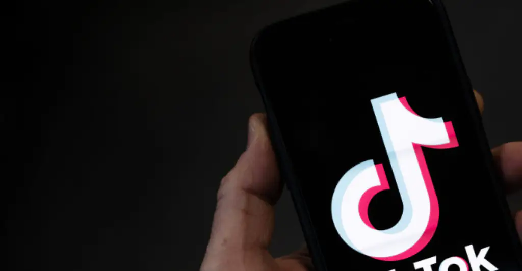 Model slammed for dancing next to her elderly boyfriend's hospital bed: 'I got on the will'