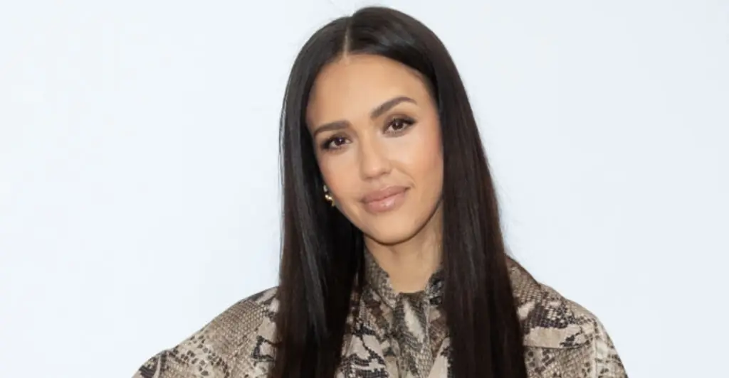 Jessica Alba's father breaks down in tears after she surprises him by buying his childhood home
