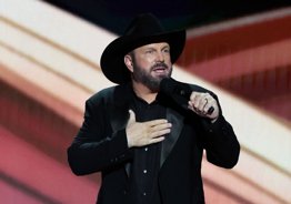 Garth Brooks accused of r*pe and sexual assault in lawsuit