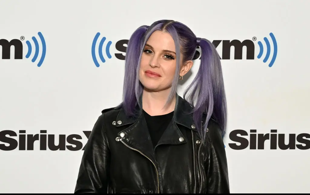 Kelly Osbourne claps back at rumors dad Ozzy is ‘dying’ after video surfaced